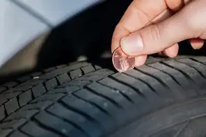 Comment vérifier l'usure de mes pneus ?